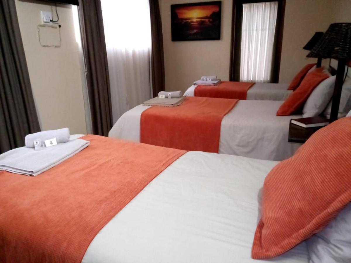 Rustenburg Guesthouse Экстерьер фото