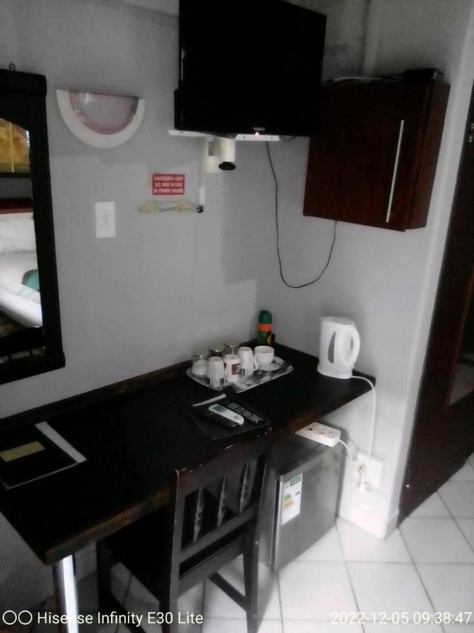 Rustenburg Guesthouse Экстерьер фото