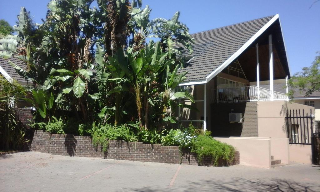 Rustenburg Guesthouse Экстерьер фото