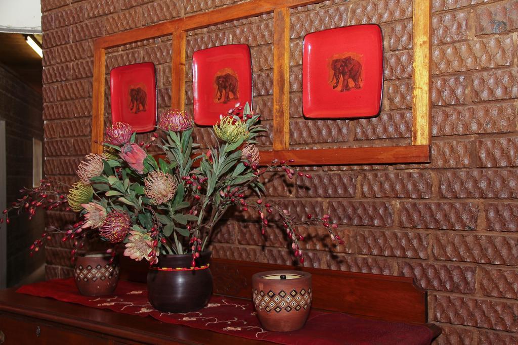 Rustenburg Guesthouse Экстерьер фото