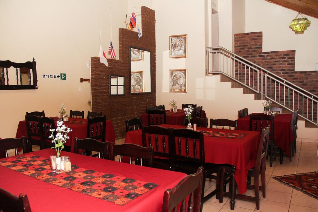 Rustenburg Guesthouse Экстерьер фото