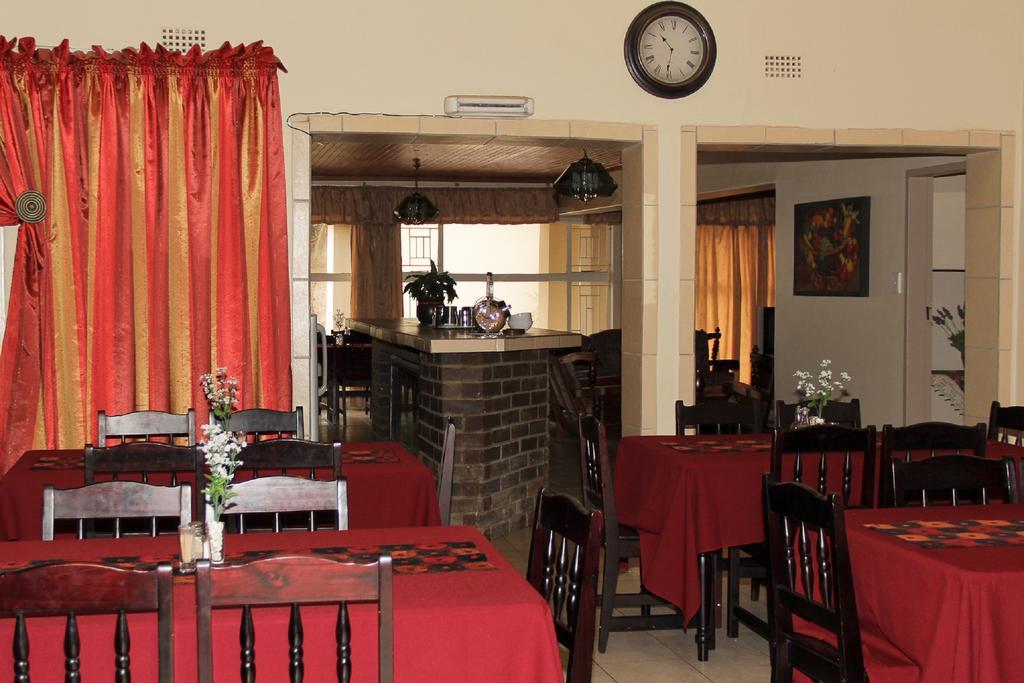 Rustenburg Guesthouse Экстерьер фото